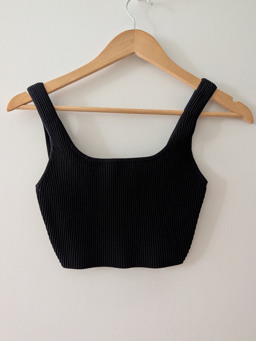 Aritzia Babaton Sculpt Knit Square neck Cropped Tank
